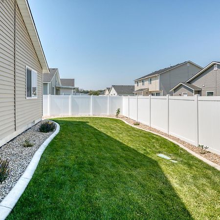 Family Friendly Playroom Garage Caldwell Exterior foto