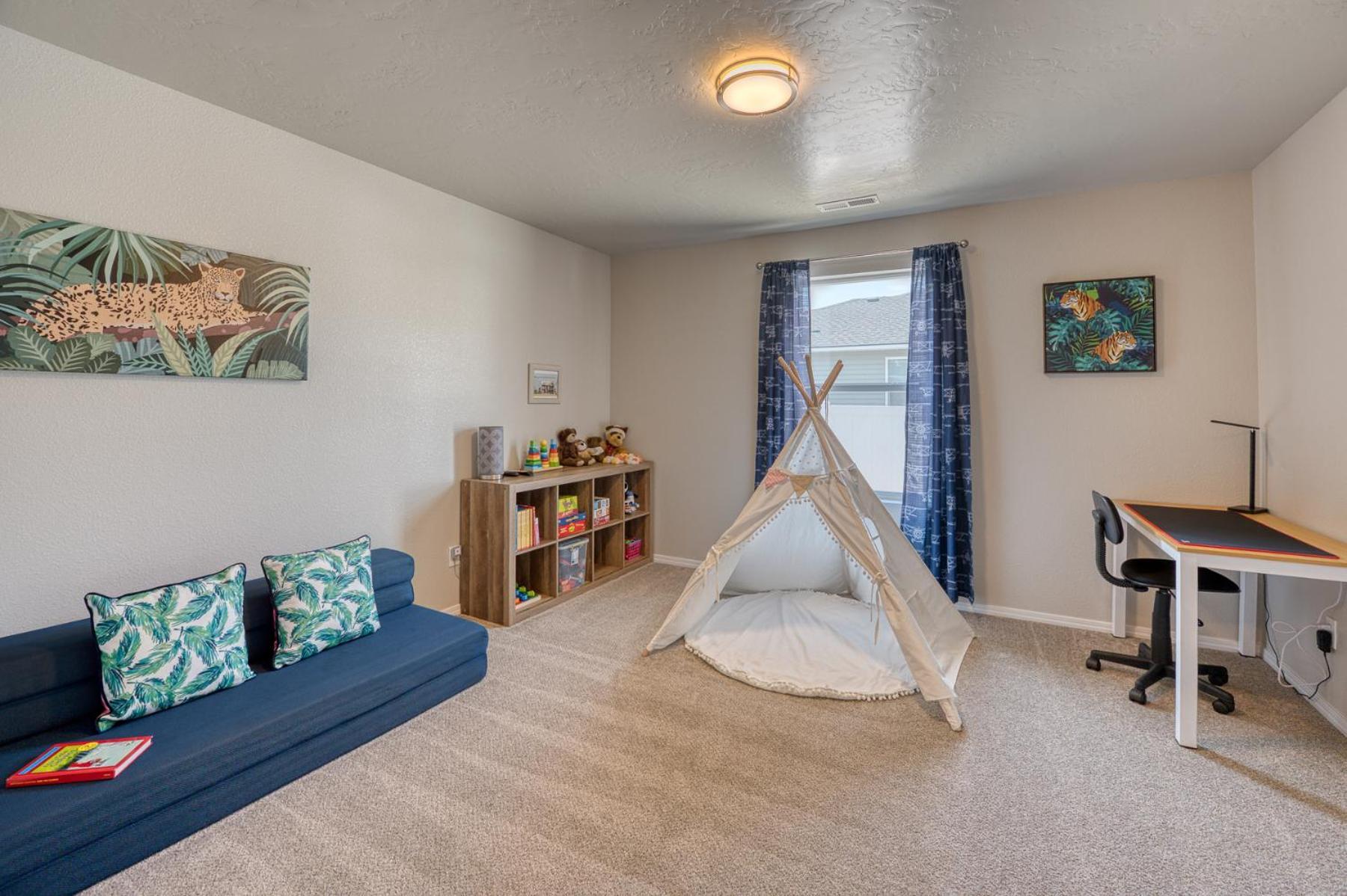Family Friendly Playroom Garage Caldwell Exterior foto