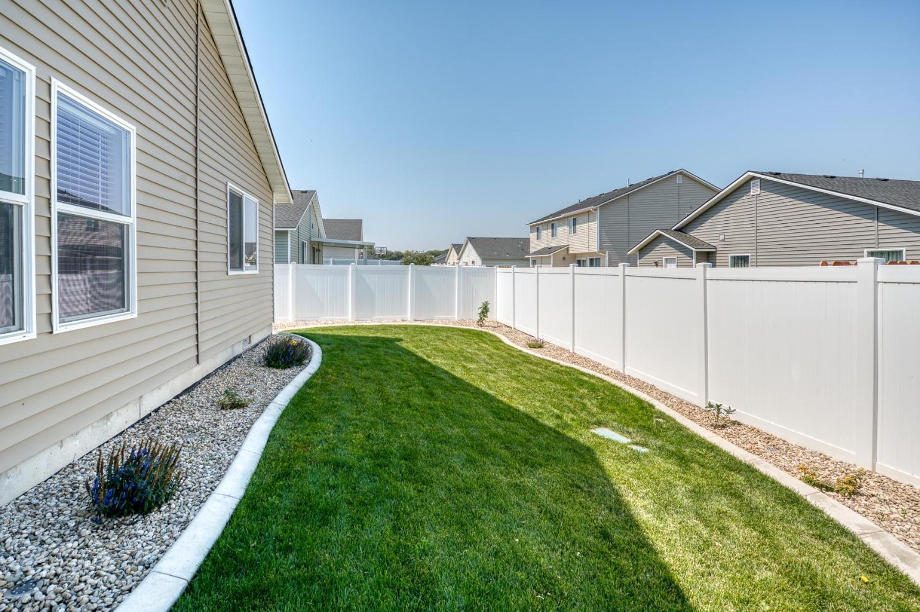Family Friendly Playroom Garage Caldwell Exterior foto