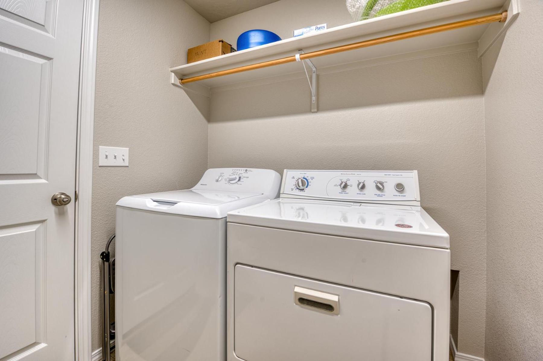 Family Friendly Playroom Garage Caldwell Exterior foto